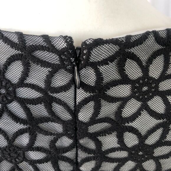 Adrianna Papell Black Lace Overlay Short Sleeve Peplum Knee Length Dress Sz 6 - Picture 8 of 16